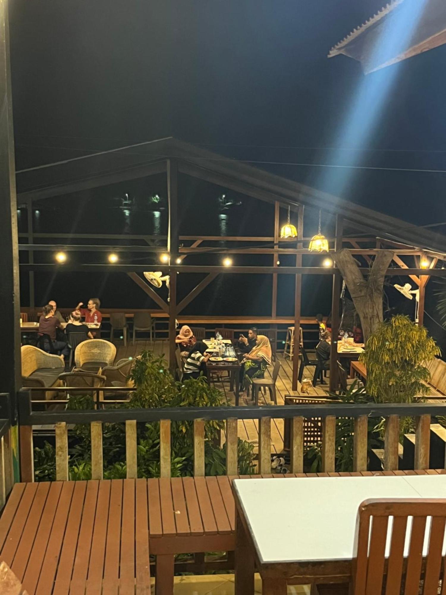 Olala Bungalows And Restaurant Sabang  Dış mekan fotoğraf